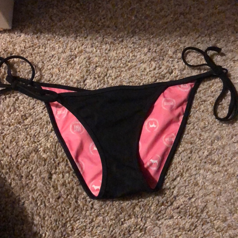Black bikini bottoms